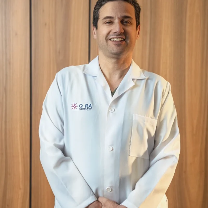 Dr. Andrés Navarro Lecaro